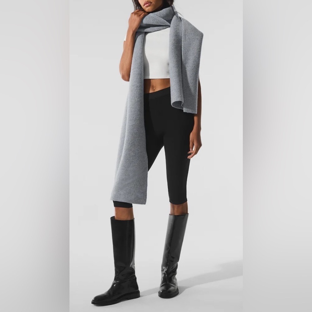 NEW Alo Yoga Oversized Merino Wool Scarf Hazy Heather Grey NWT